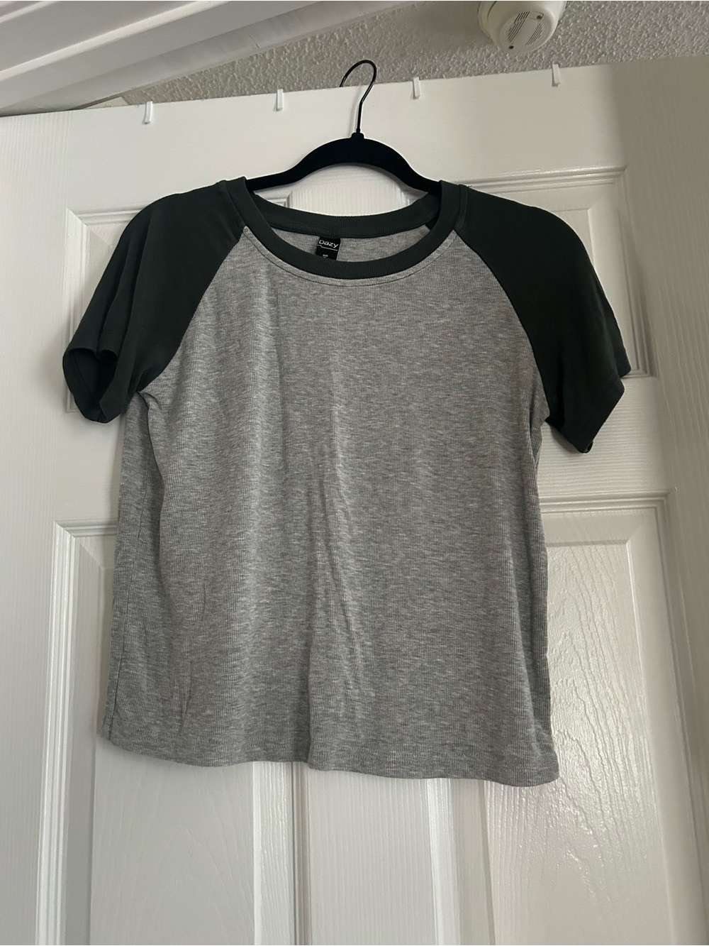 Casual Raglan Tee in Heather Gray with Dark Green Sleeves